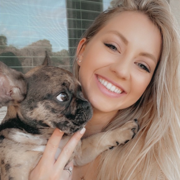 Meet your Posher, Madison - Picture 1 of 2